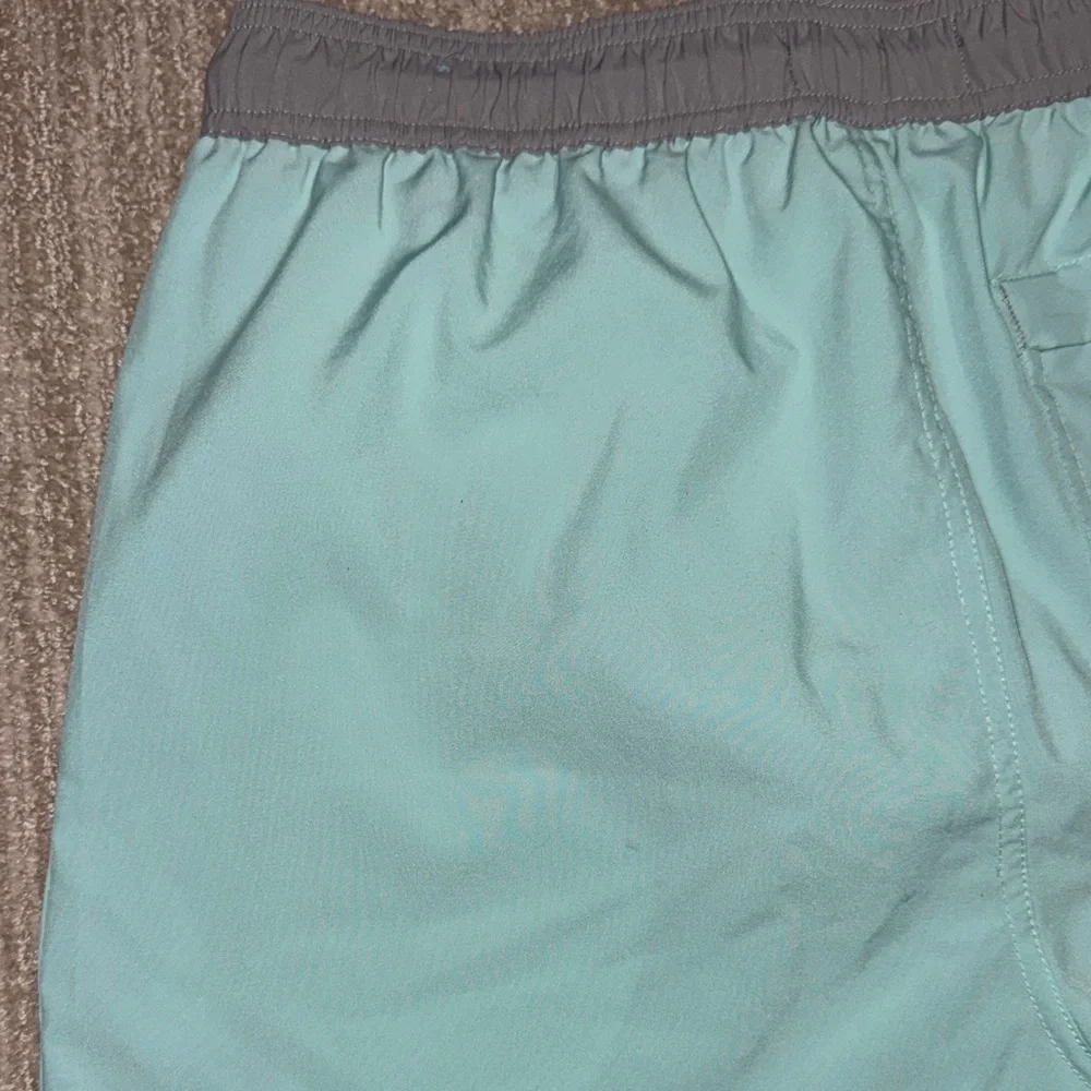 Laguna Men Size S Turquoise 6 Inch Inseam Lined Hybrid Shorts Swim Athletic